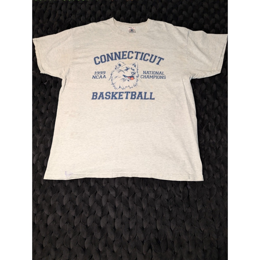 Vintage 1999 Connecticut Huskies National Champions Basketball Tshirt size XL